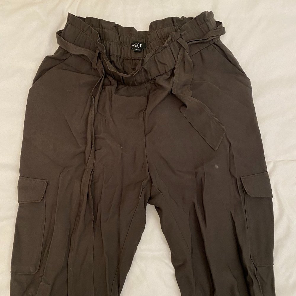Flowy Green Hunter Green Pants, LOFT, Size MEDIUM PETITE
